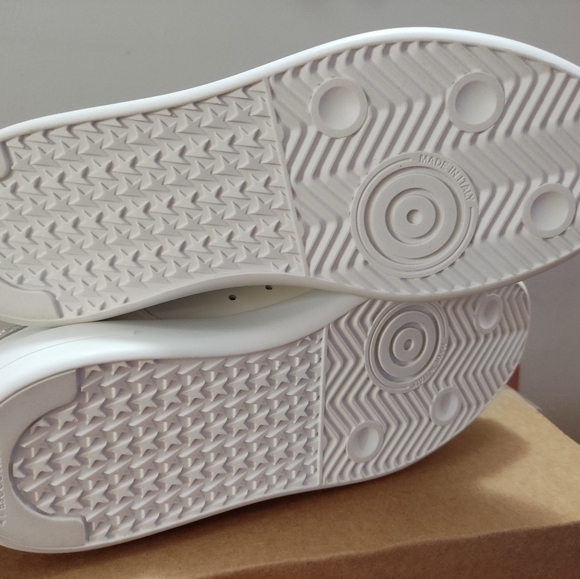 Golden Goose - Picture 5 of 8